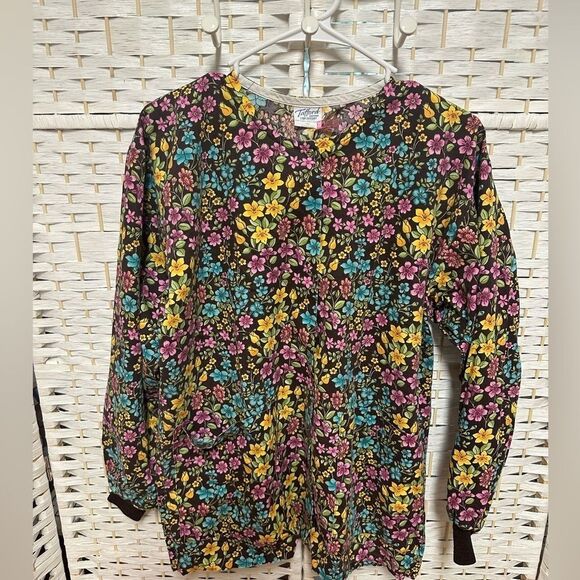 Tafford Long sleeve scrub top size xs brown floral euc. Pockets, snap front - Picture 1 of 8